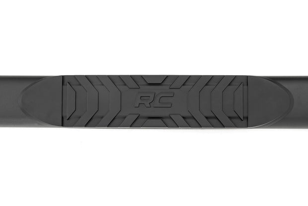 Oval Nerf Step 4.5 Inch Crew Cab Black 21-22 Chevy/GMC Tahoe/Yukon Rough Country