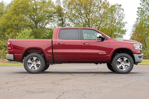 3.5 Inch Ram Bolt-On Lift Kit w/ N3 Struts and Rear N3 Shocks 19-Up Ram 1500 4WD) Rough Country