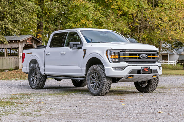 2.5 Inch Lift Kit 21-22 Ford F-150 Tremor 4WD Rough Country