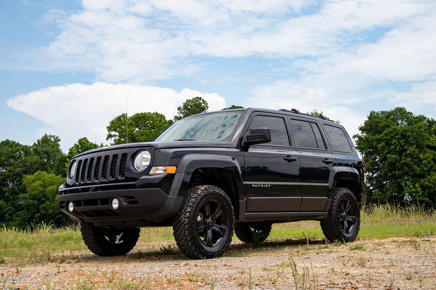 2 Inch Lift Kit N3 Struts 10-17 Jeep Patriot 4WD Rough Country