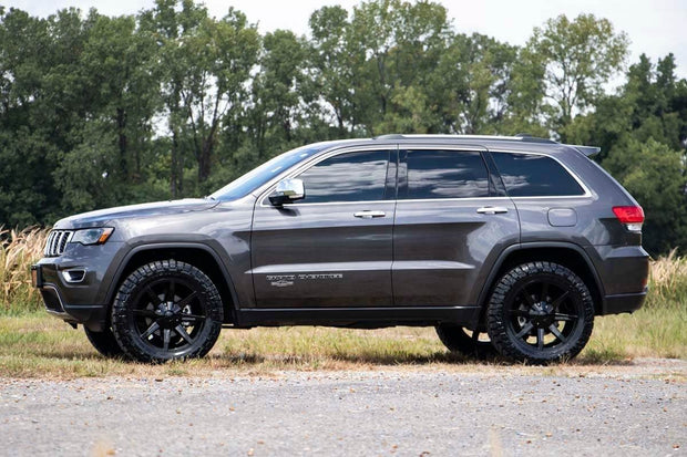 2.5 Inch Lift Kit N3 Struts 16-20 Jeep Grand Cherokee 4WD Rough Country